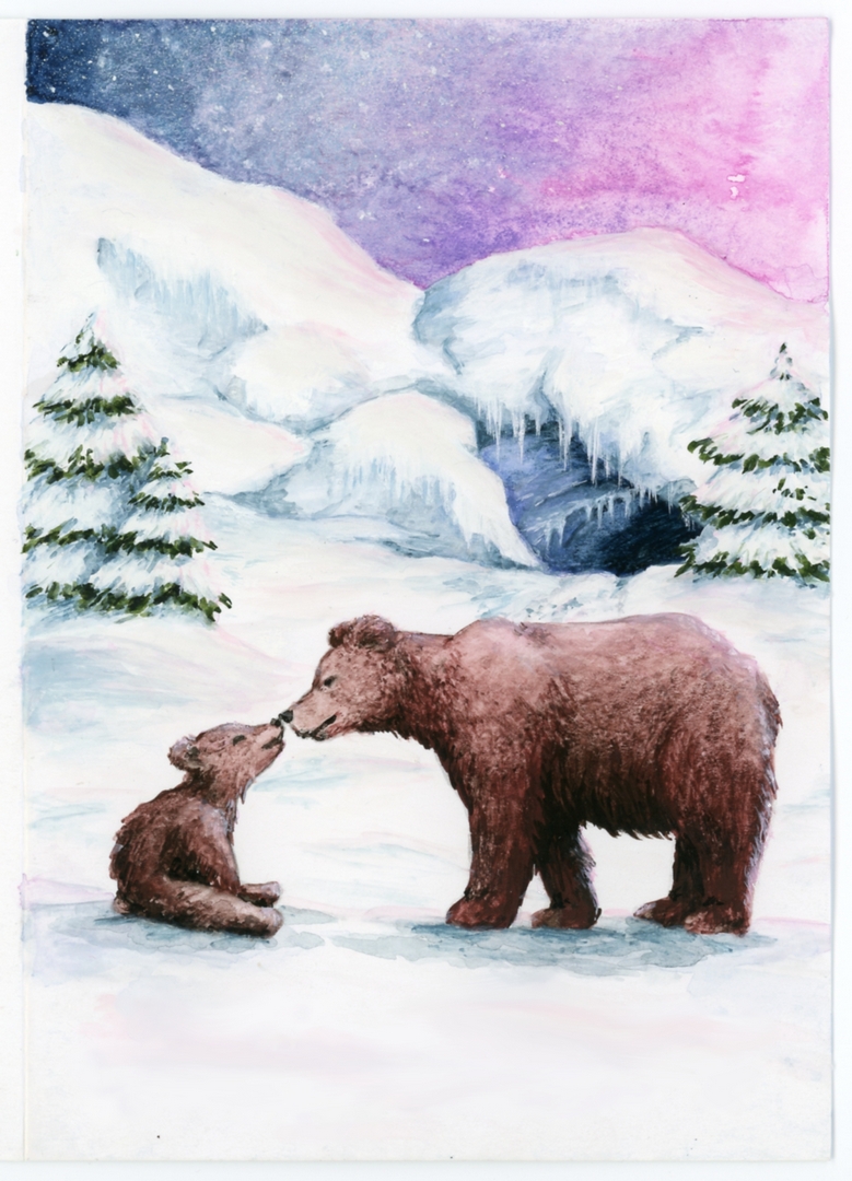 Duży i mały niedźwiedź stykają się noskami. W tle zapada zmrok, śnieżna sceneria zabarwiona ostatnimi, różowymi promieniami i wejście do jaskini, ozdobione zwisającymi soplami.